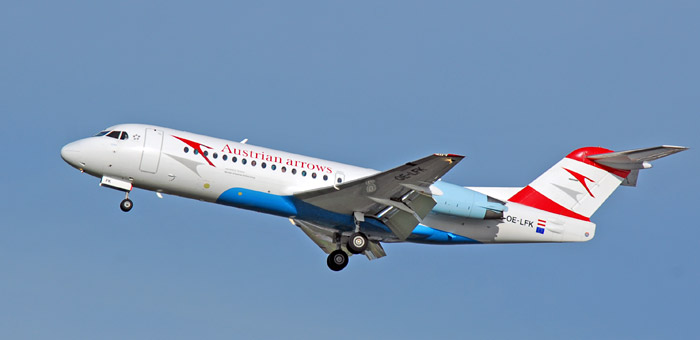 OE-LFK Austrian Arrows Fokker 70 plane