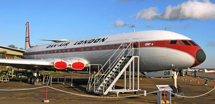 G-APDB Dan-Air De Havilland DH-106 Comet 4 plane