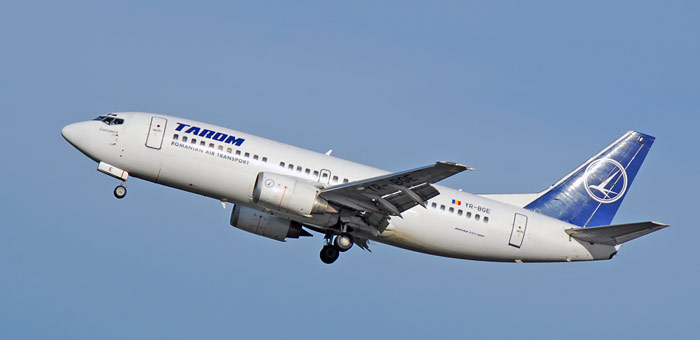 TAROM plane