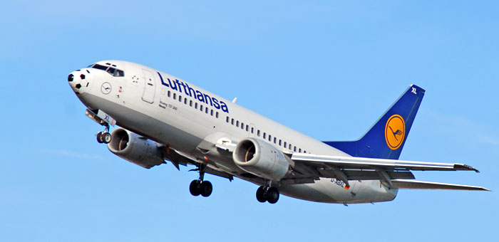 D-ABEO Lufthansa Boeing 737-330 plane