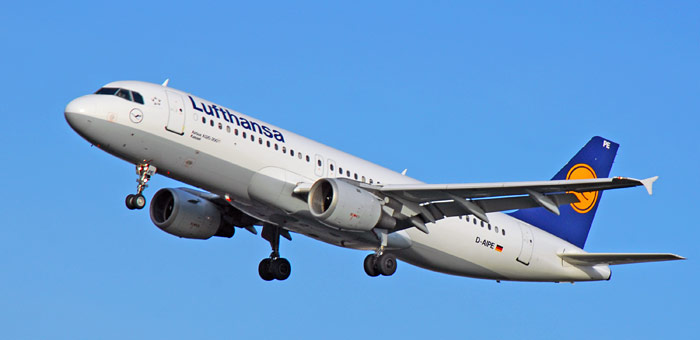 D-AIPE Lufthansa Airbus A320-211 plane