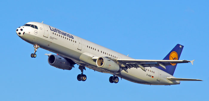D-AISD Lufthansa Airbus A321-231 plane
