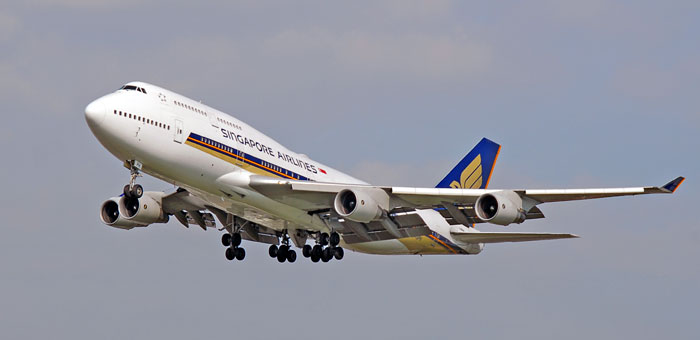 9V-SPH Singapore Airlines Boeing 747-412 plane